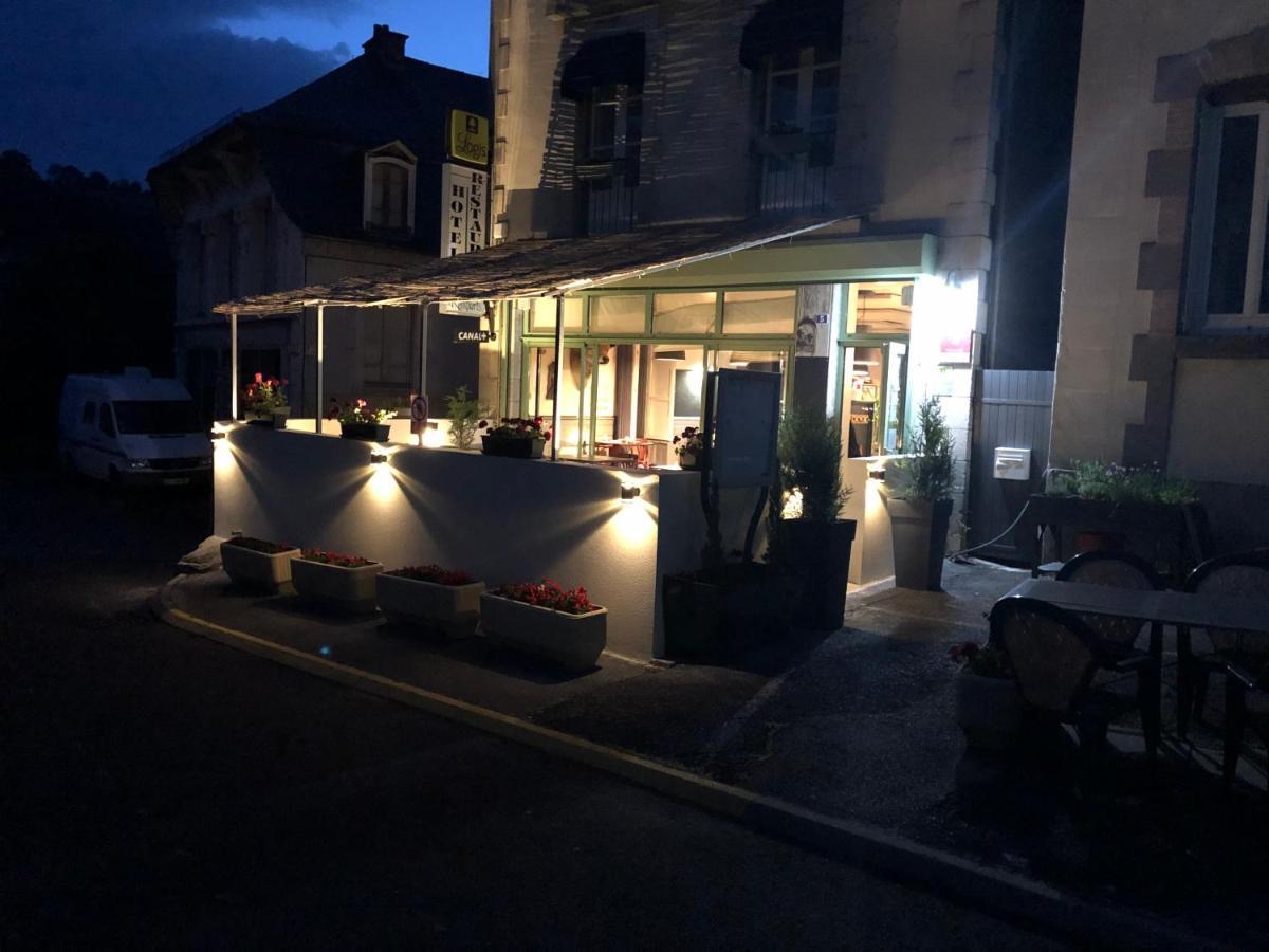 Logis Hotel Le Relais Des Remparts Allanche Exterior foto